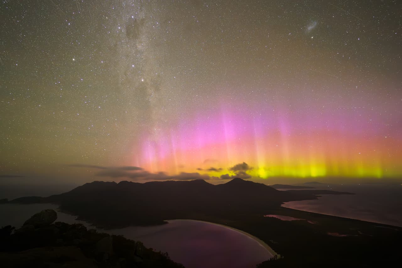 Aurora australis over mountains